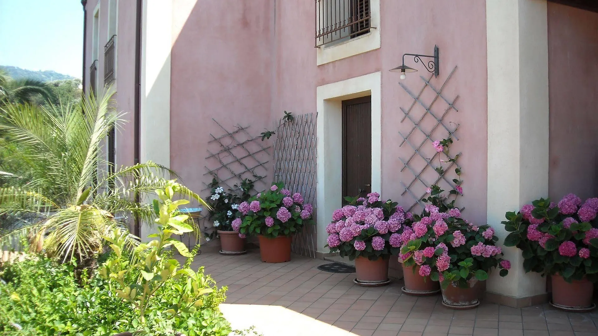 SantʼAgata di Militello Agriturismo Villa Luca בית חווה